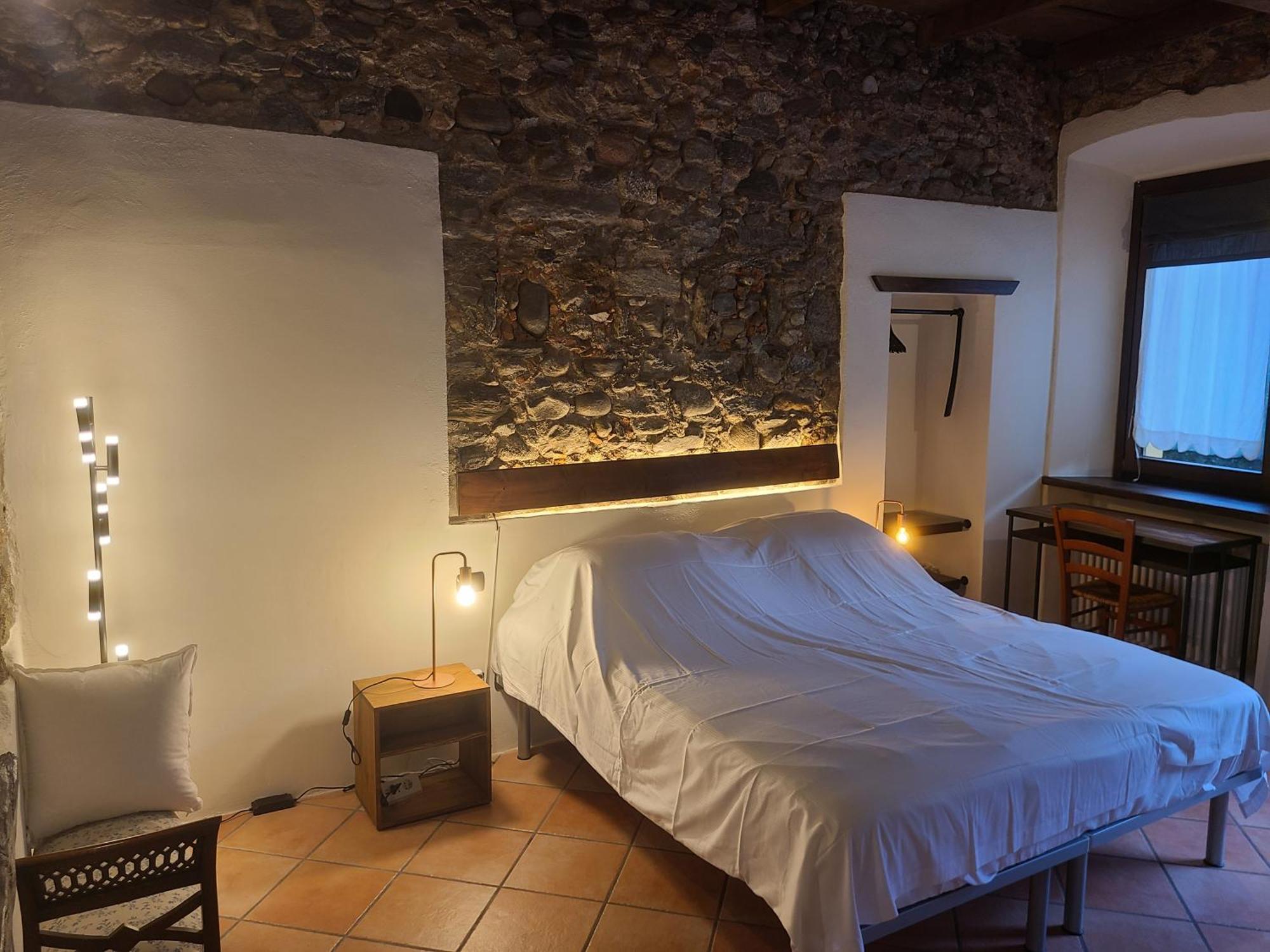 Robin'S Nest Hotell Paruzzaro Rum bild