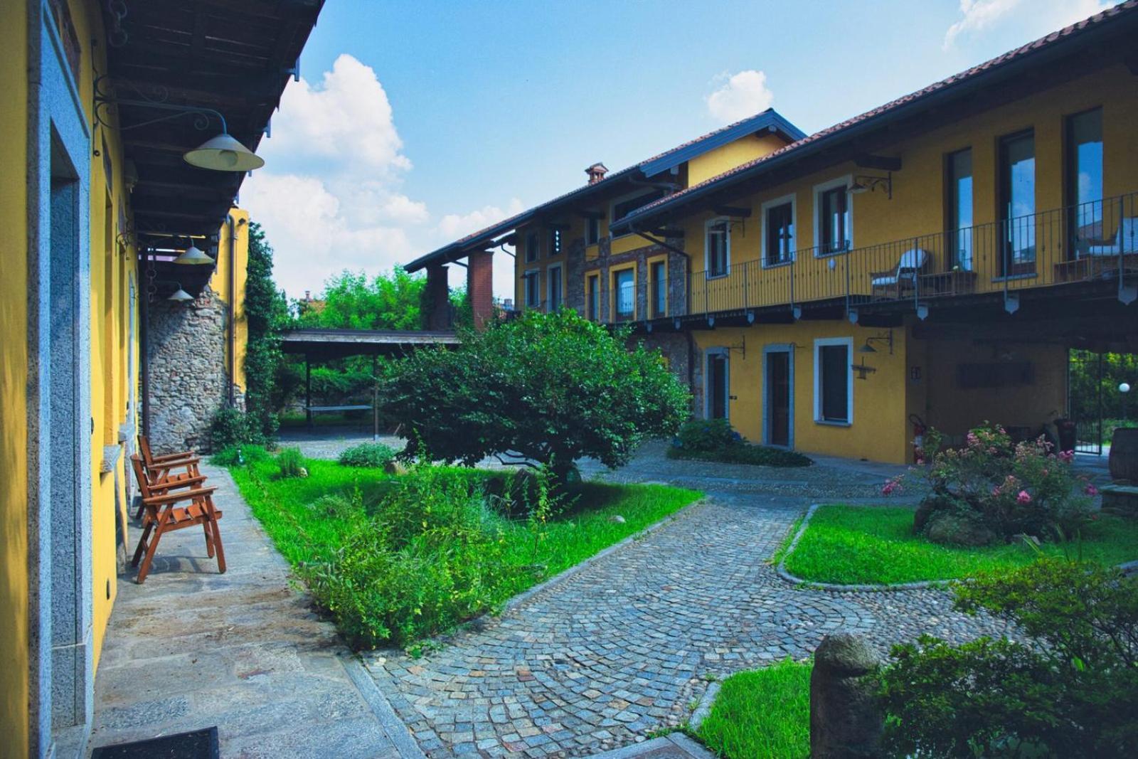Robin'S Nest Hotell Paruzzaro Exteriör bild