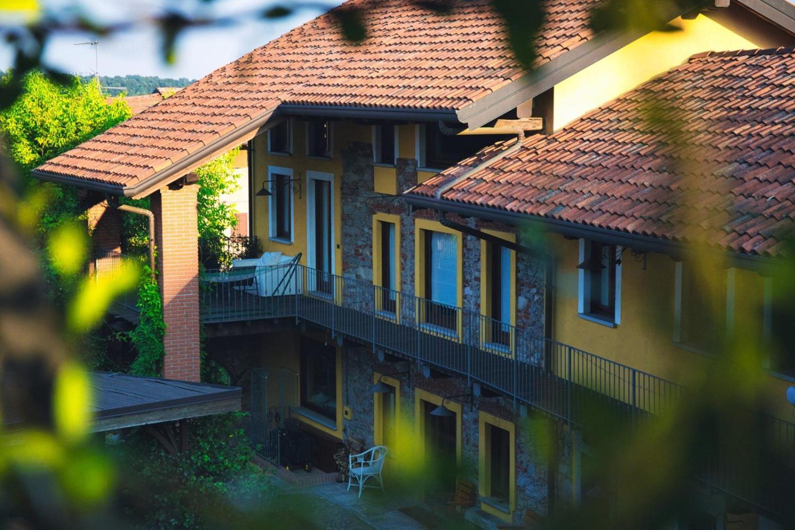 Robin'S Nest Hotell Paruzzaro Exteriör bild
